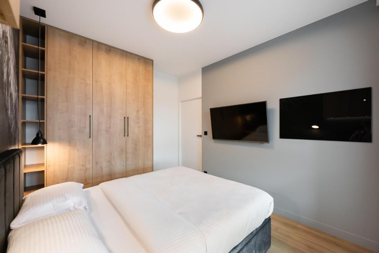Zoliborz Obsidian Apartment Варшава Екстер'єр фото
