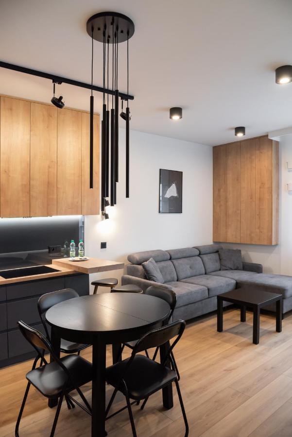 Zoliborz Obsidian Apartment Варшава Екстер'єр фото